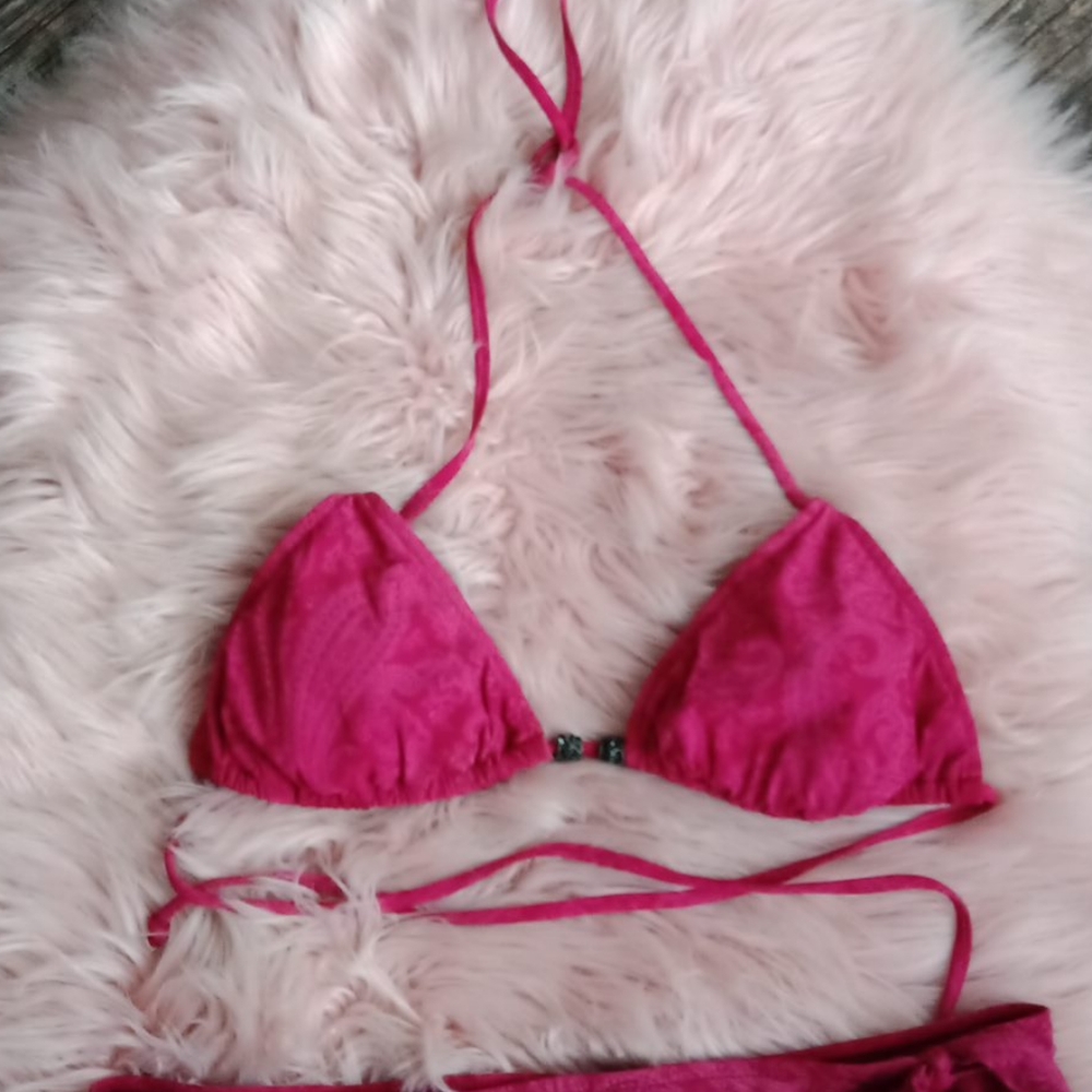 Bikini - Picture 2 of 12